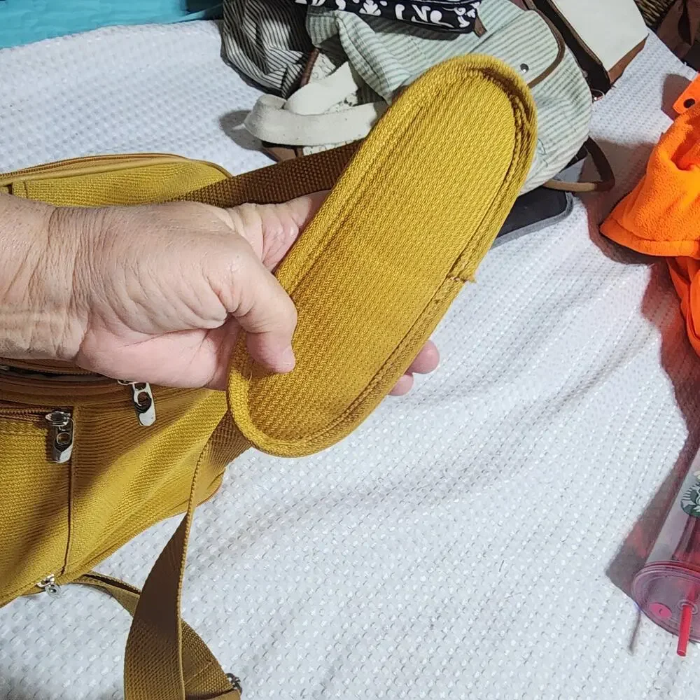 EVERYTHING BAG EUC TRAVEL BAG CASE CROSSBODY STRAP